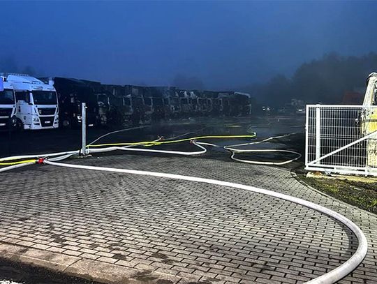 16 ciężarówek spłonęło w Osiecznicy