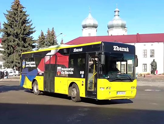 Autobus z Bolesławca na ulicach Zbaraża