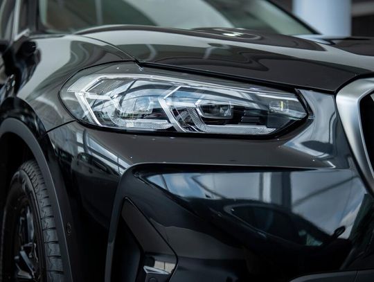 BMW X5 z salonu niemieckiego producenta