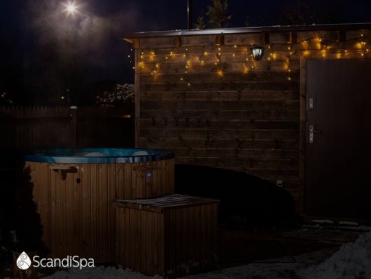 Drewno ThermoWood w architekturze ogrodowej – trwałość, estetyka i zastosowania