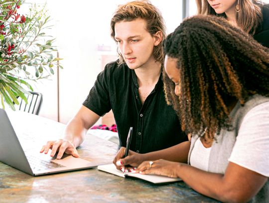 Marketing B2B LinkedIn - dlaczego boty sprzedażowe są zakazane?