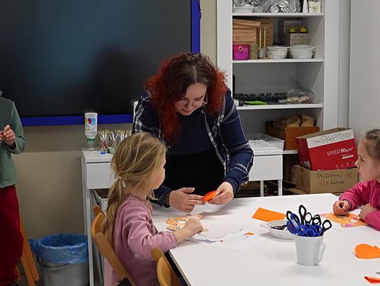 Maski na warsztatach w Muzeum Ceramiki