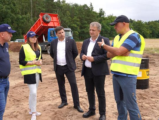 Naprawa wałów przeciwpowodziowych