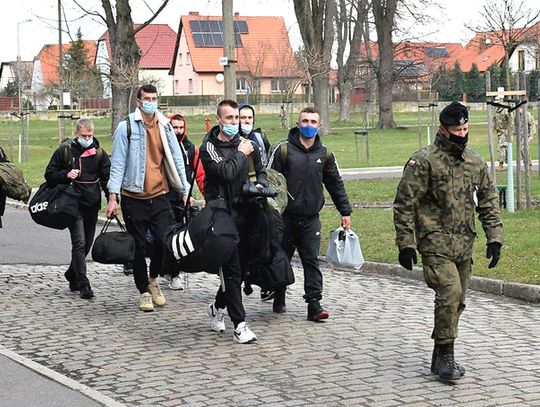 Ochotnicy w bolesławieckim Pułku Artylerii