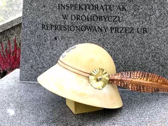 Odnowiony grób ppłk. Władysława Mroza