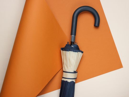 Parasole z logo na eventach sportowych i plenerowych - maksymalizacja ekspozycji