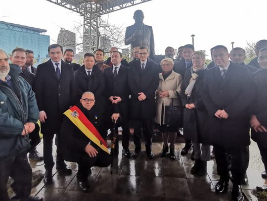 Pomnik Lecha Kaczyńskiego w Batumi