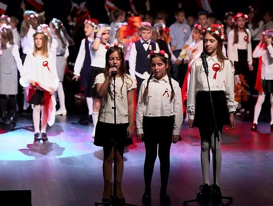 Szkolne przedstawienie niepodległościowe