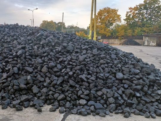 Wydawanie węgla przy ulicy Kościuszki 1
