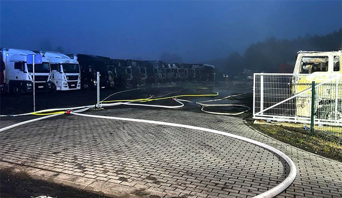 16 ciężarówek spłonęło w Osiecznicy