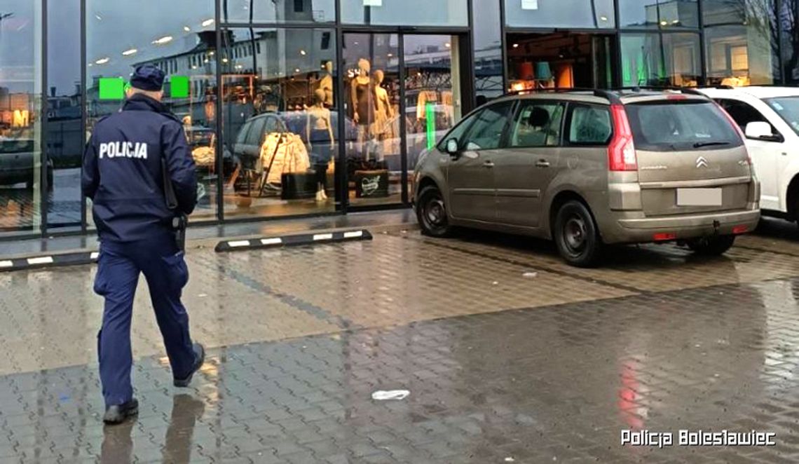 Drogówka sprawdza maseczki