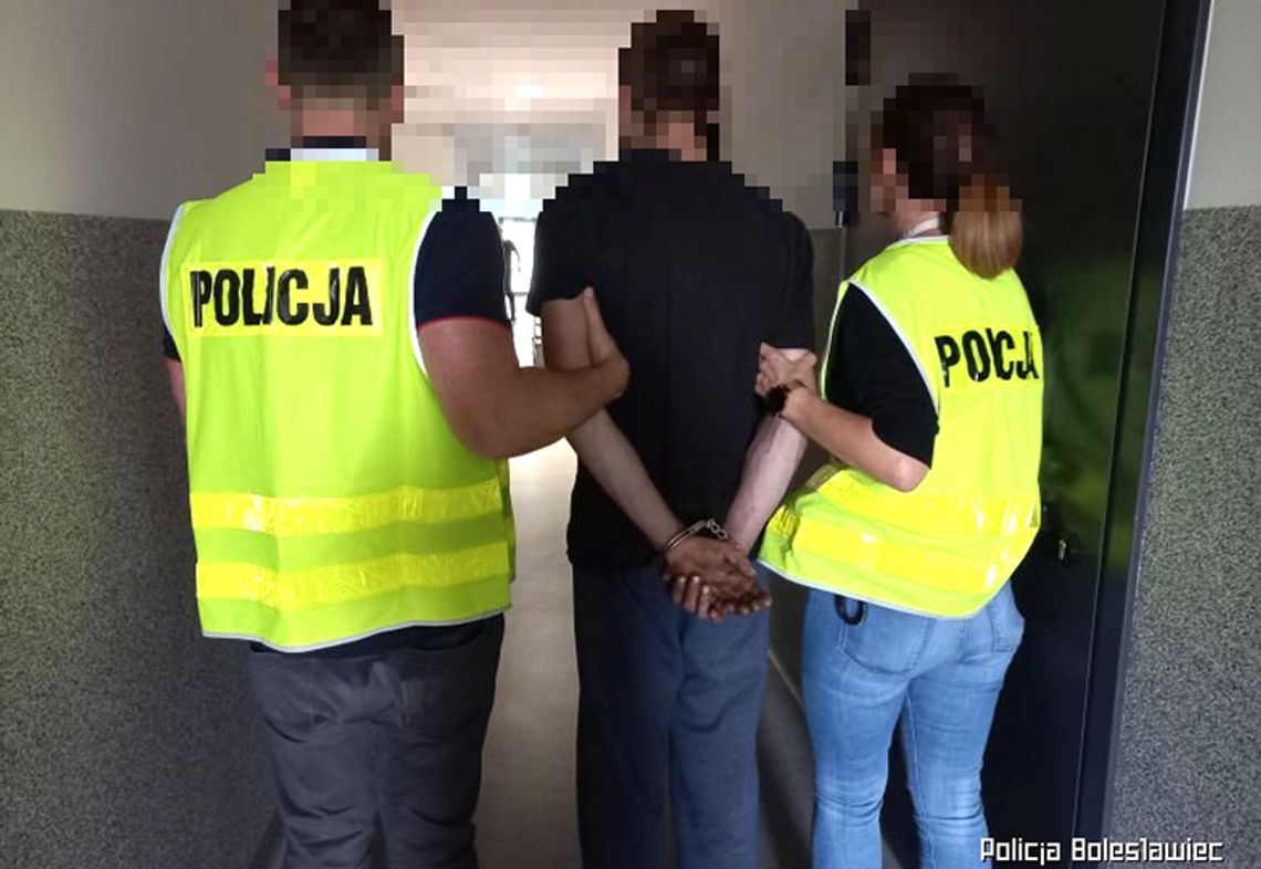 Kradzież samochodu z zawartością