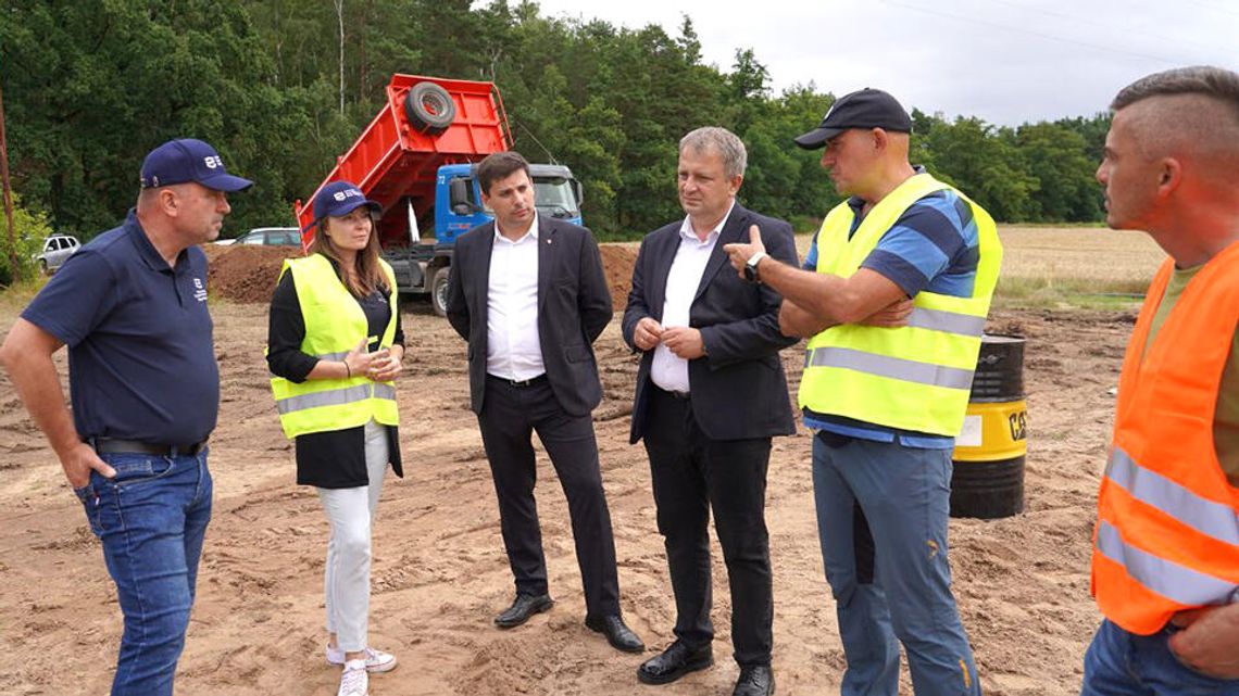 Naprawa wałów przeciwpowodziowych