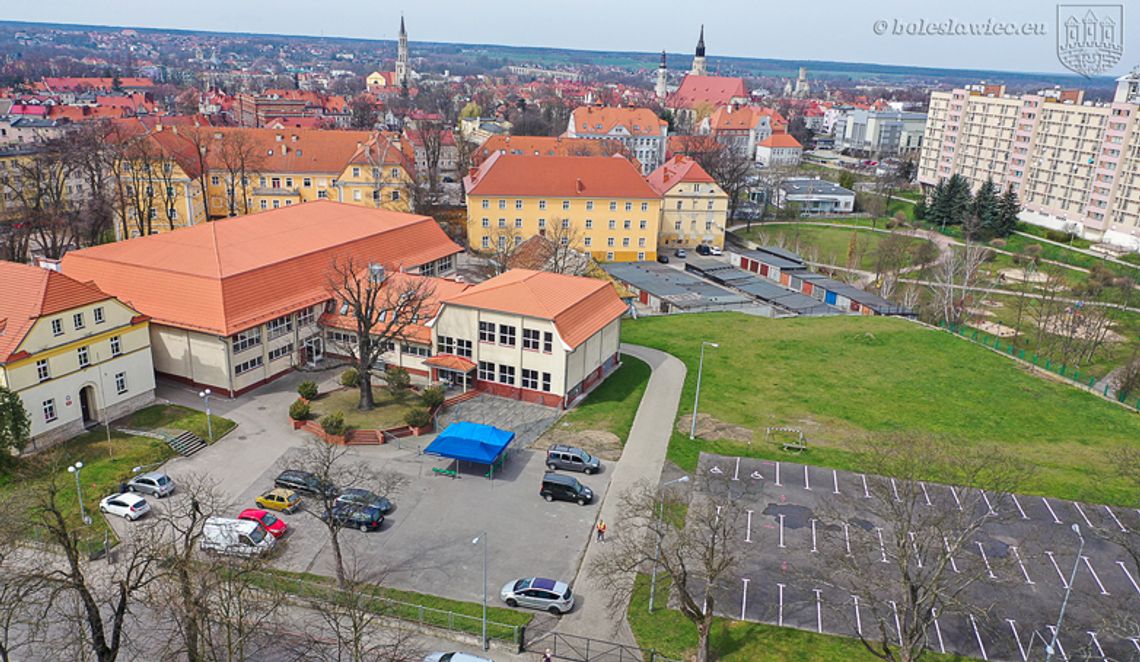 Parking przy punkcie szczepień zamknięty